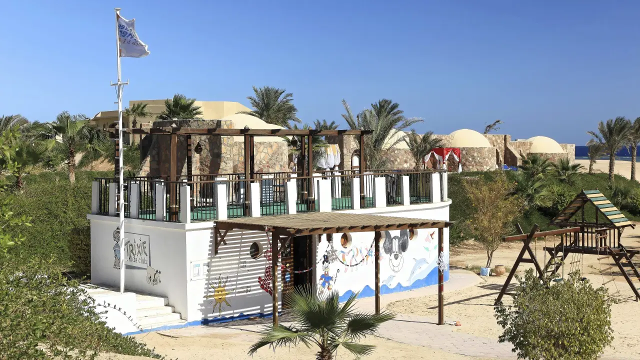 الفندق ثري كورنرز فيروز بلازا بيتش - مرسى علم